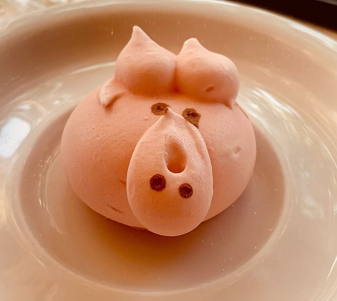 Pink pig dessert