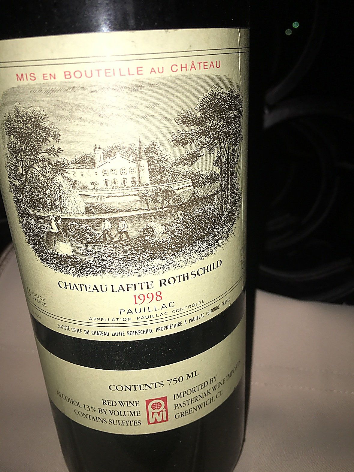 Chateau Lafite Rothschild 1998 label close up